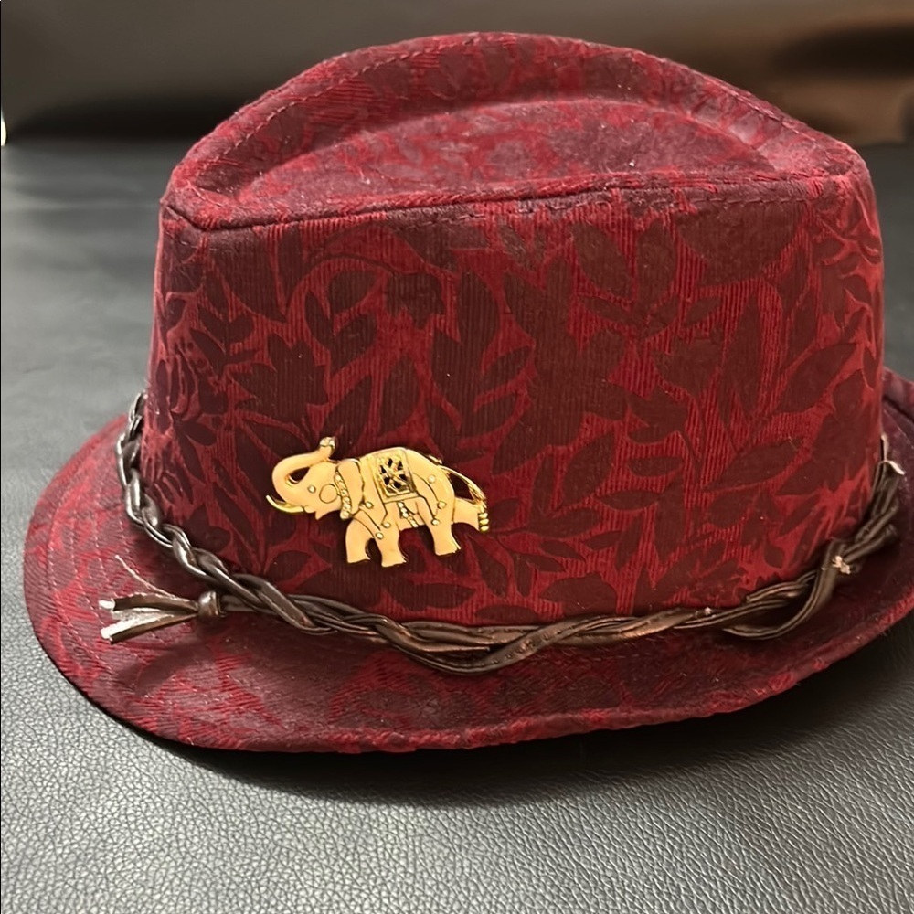 ❤️5 For $20❤️ Burgundy Fedora with a faux leather band.